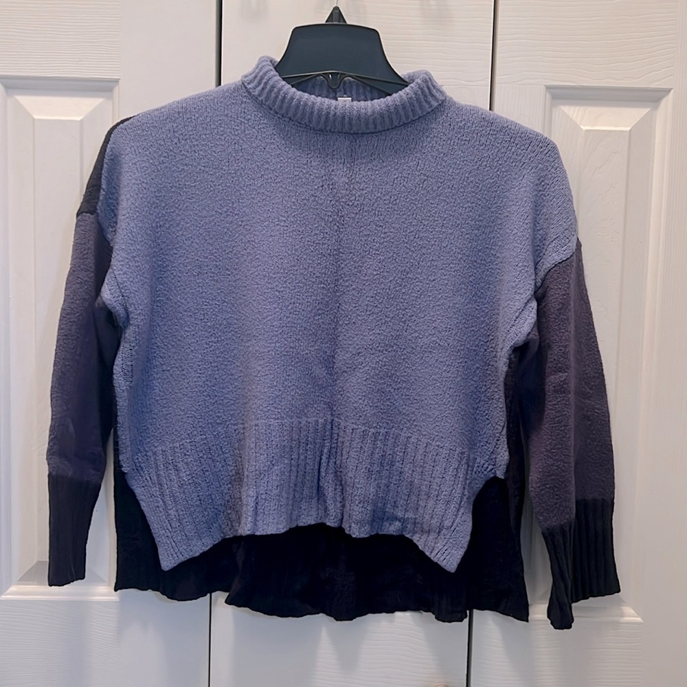 🚫♻️Blue Color block Sweater Top